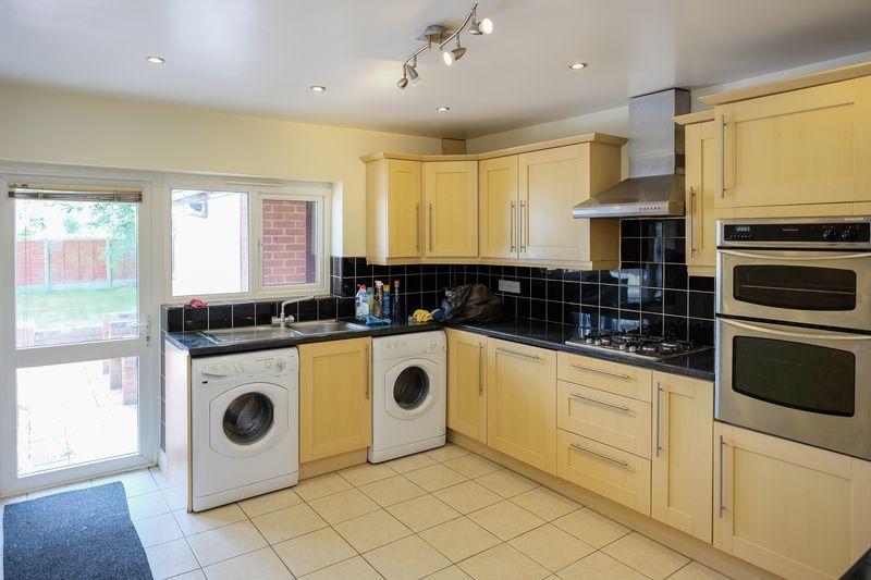 Wynn Road, Penn, Wolverhampton 4 bed semidetached house £975 pcm (£