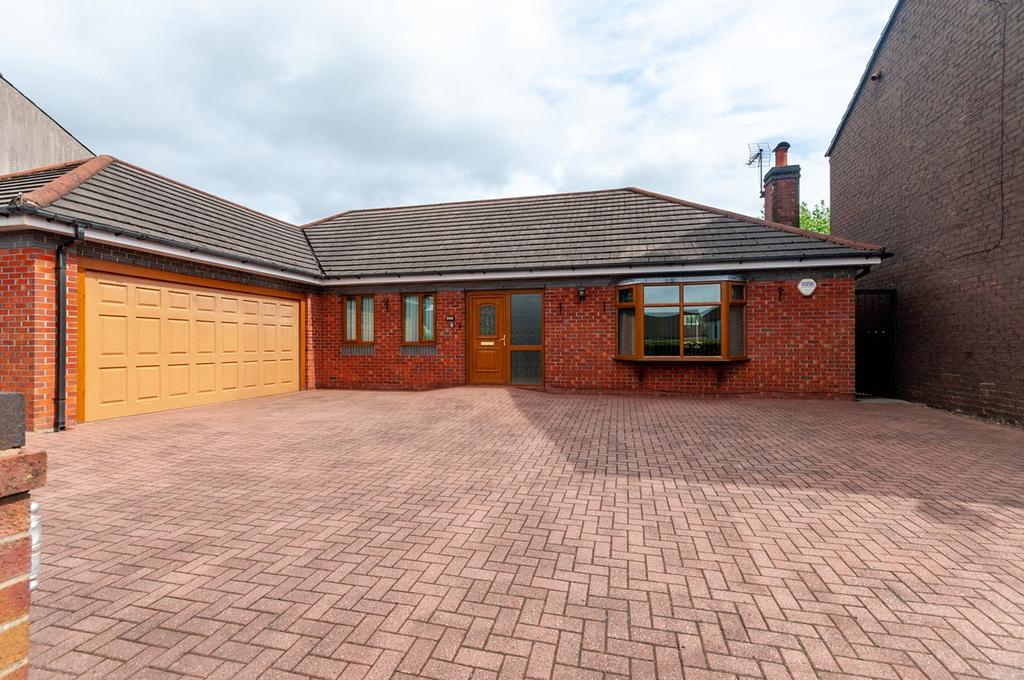 Bryn Road, AshtoninMakerfield... 4 bed bungalow £325,000