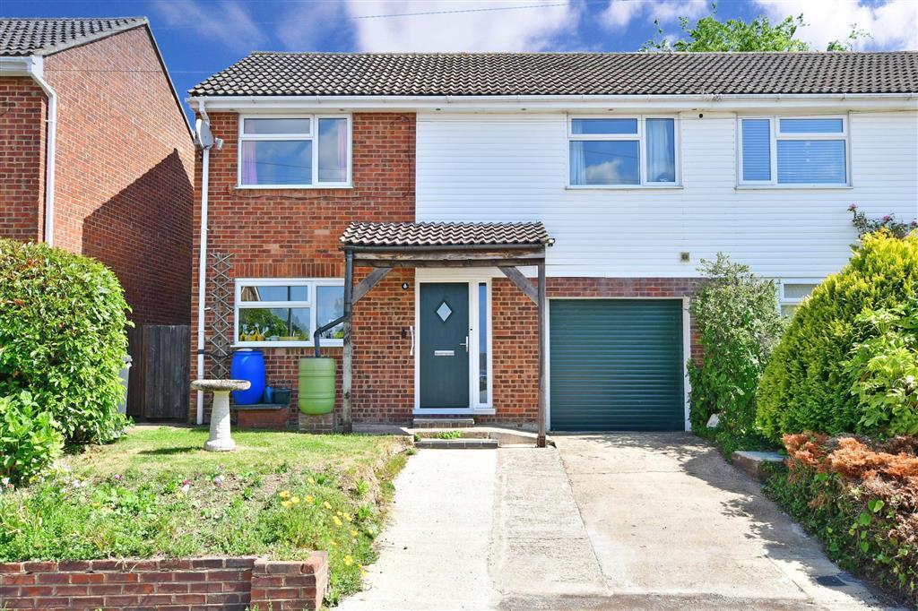 Mackenders Lane, Eccles, Aylesford, Kent 4 bed semidetached house £