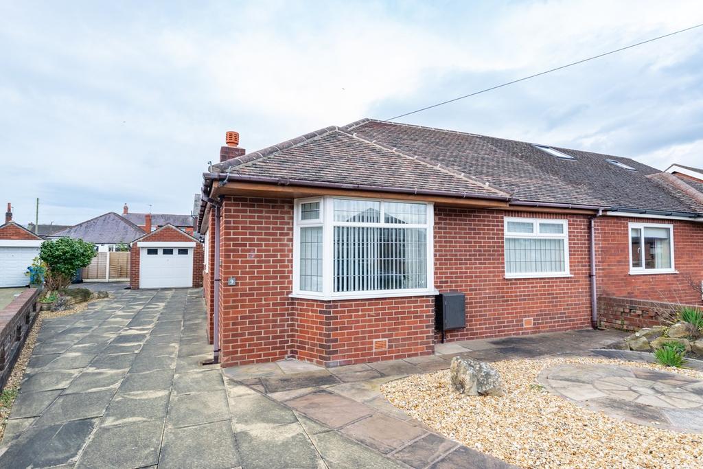 St Stephens Road, Kirkham, PR4 3 bed semidetached bungalow £225,000