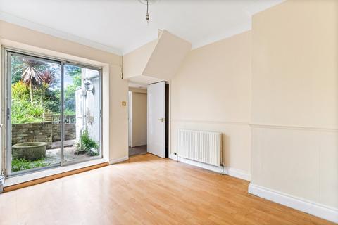 Flat A, 10 Salisbury Road, Dover, CT16 1EU