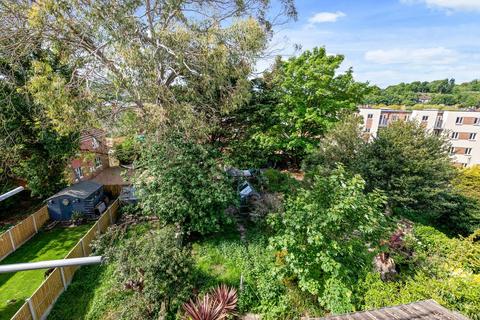Flat A, 10 Salisbury Road, Dover, CT16 1EU