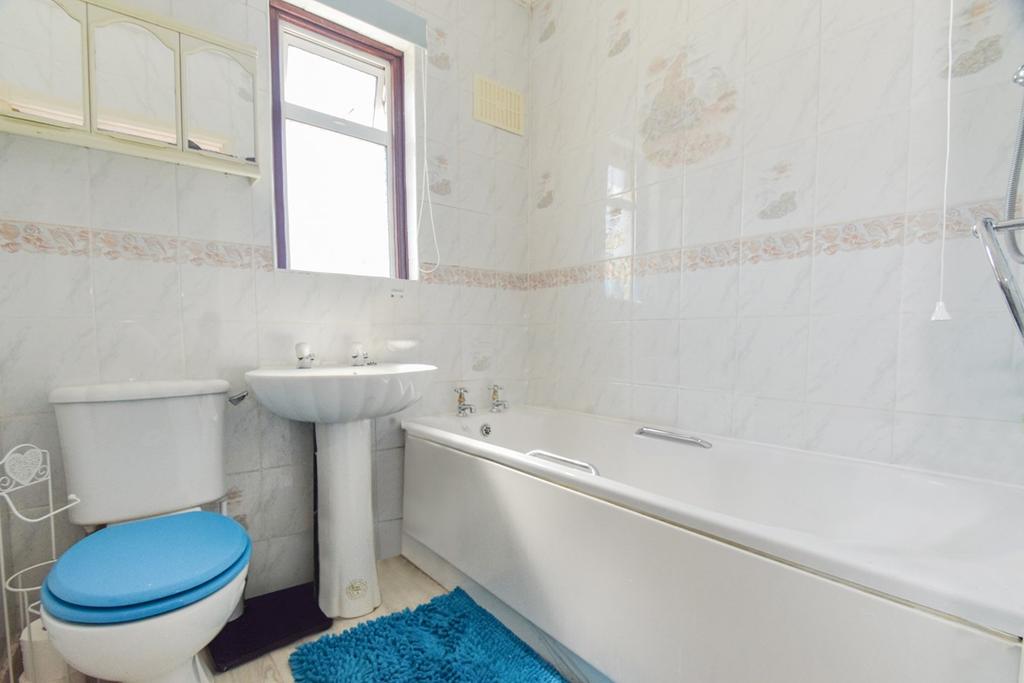 Elmfield, Twydall, Gillingham, ME8 4 bed terraced house £385,000