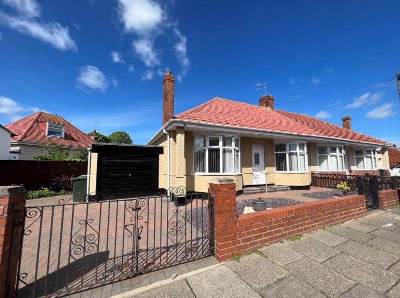 Sheringham Avenue, North Shields 2 bed bungalow £900 pcm (£208 pw)