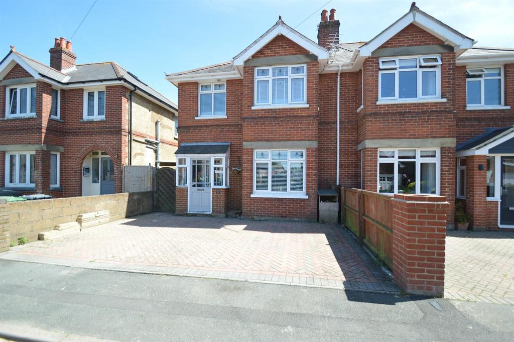IDEAL FAMILY HOME * SHANKLIN 3 bed semidetached house £320,000