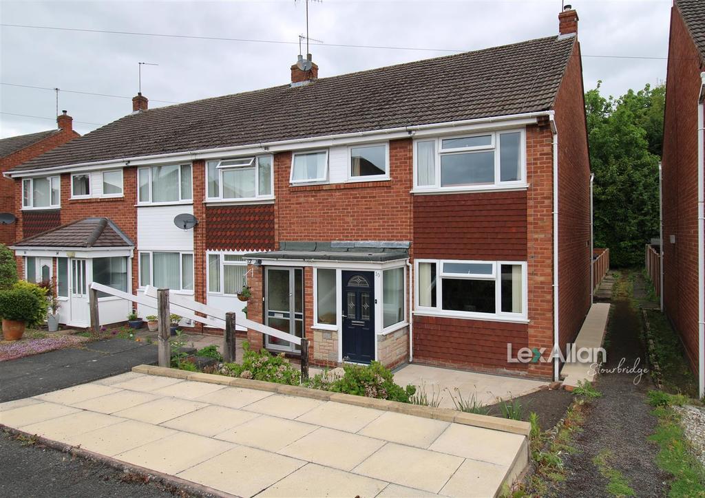 Pargeter Street, Stourbridge 3 bed end of terrace house £230,000