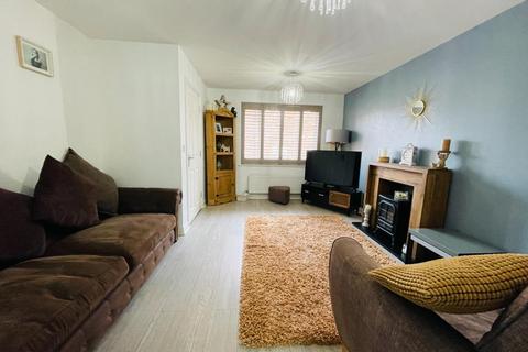 4 bedroom semi-detached house for sale - Moorland Way, Sherburn In Elmet, Leeds