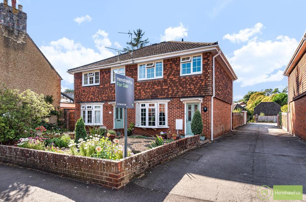 Middlebridge Street, Romsey Town... 3 bed semidetached house £485,000