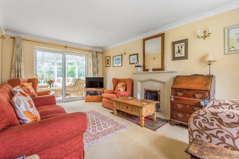 175 Alexander Drive, Cirencester, GL7 1UH