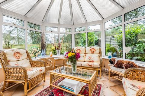 175 Alexander Drive, Cirencester, GL7 1UH