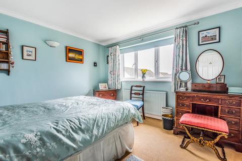 175 Alexander Drive, Cirencester, GL7 1UH