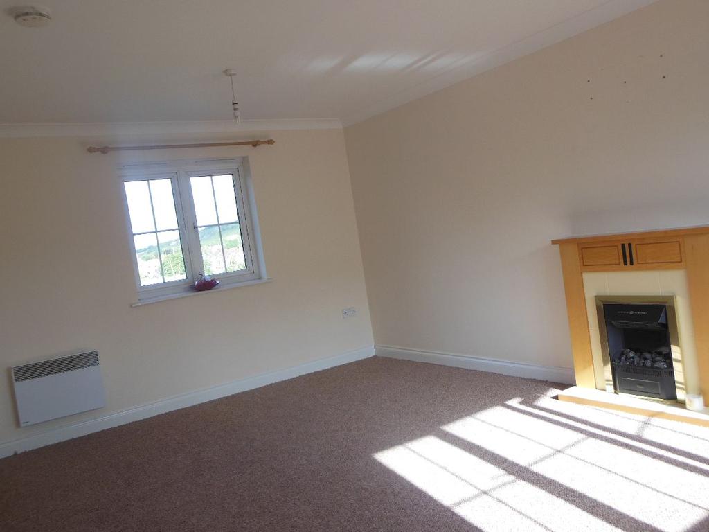 Bramley Court, Dunstable, LU5 4GB 2 bed flat £195,000