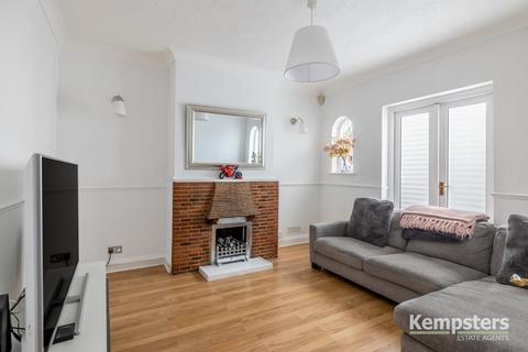 2 Buxton Road, Grays, RM16 2XY