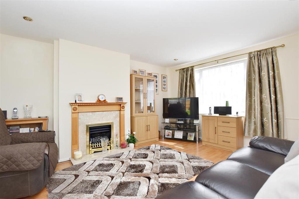 Lemonfield Drive, Watford 3 bed terraced house £450,000