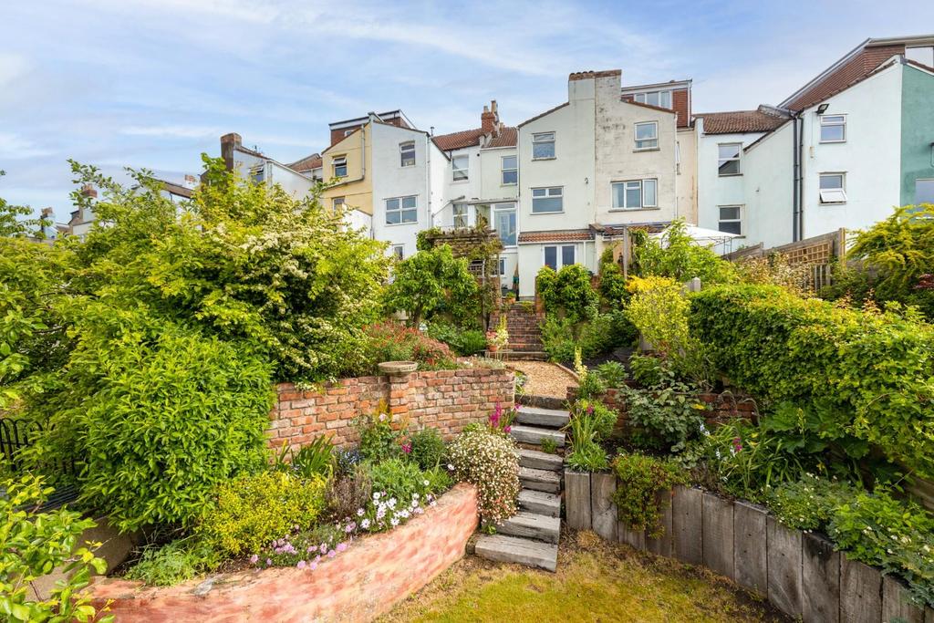 104 cotswold rd25.jpg