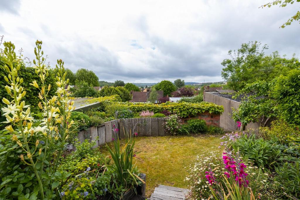 104 cotswold rd20.jpg