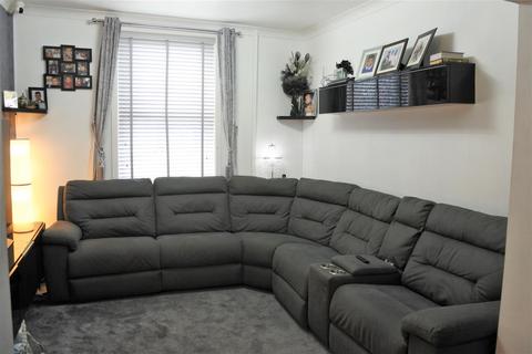 286 Oldham Road, Ashton-under-lyne, OL7 9AZ