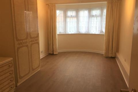 2 bedroom flat to rent - Buckingham Close, Hornchurch