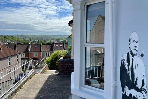 98 Quantock Road, Bristol, BS3 4PE
