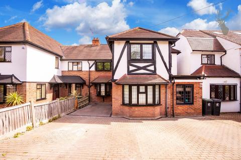 67 Grange Crescent, Chigwell, IG7 5JD