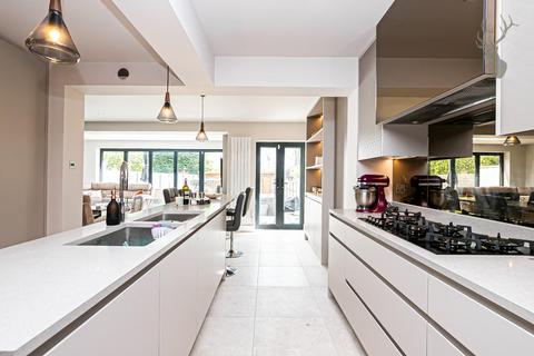 67 Grange Crescent, Chigwell, IG7 5JD