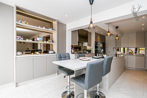 67 Grange Crescent, Chigwell, IG7 5JD