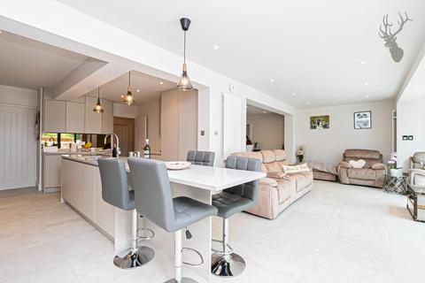 67 Grange Crescent, Chigwell, IG7 5JD