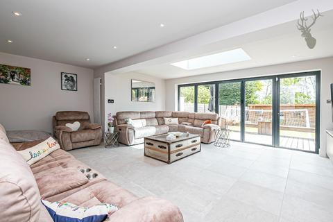 67 Grange Crescent, Chigwell, IG7 5JD