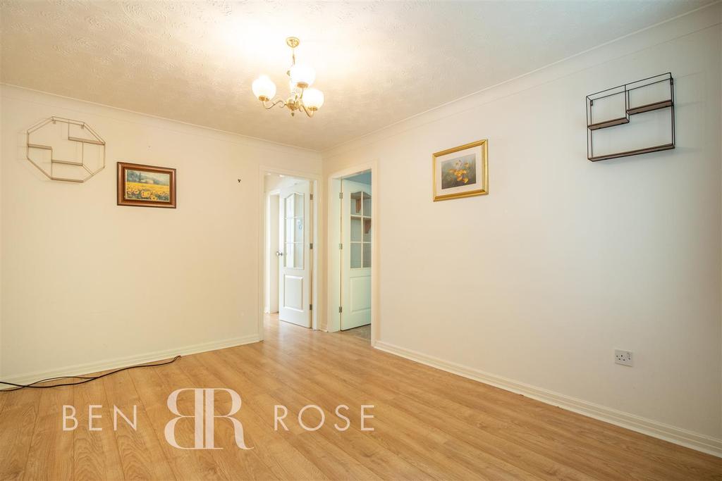 Hall Lane, Leyland 2 bed flat £110,000
