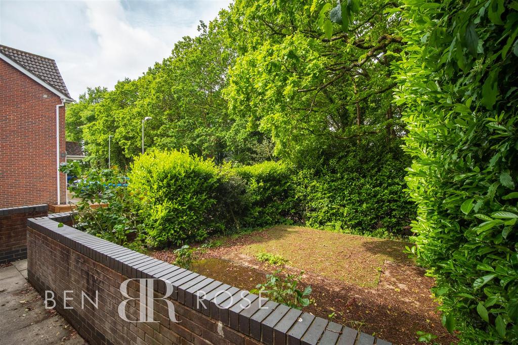 Hall Lane, Leyland 2 bed flat £110,000