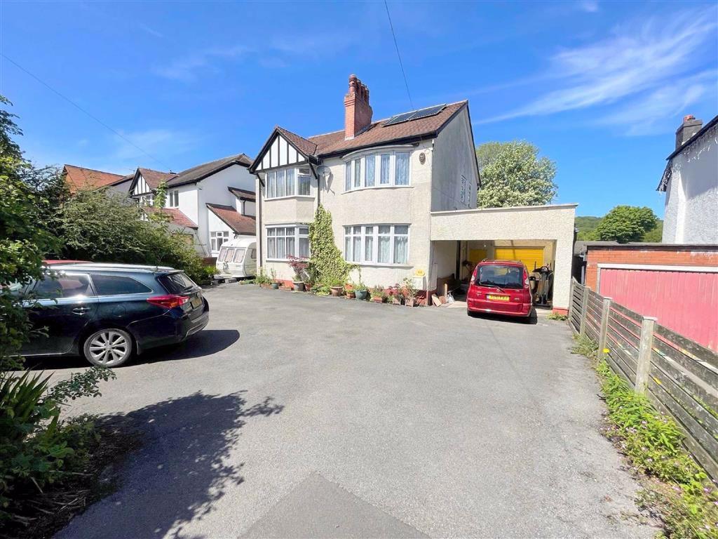 Macclesfield Road, Buxton 3 bed detached house £450,000