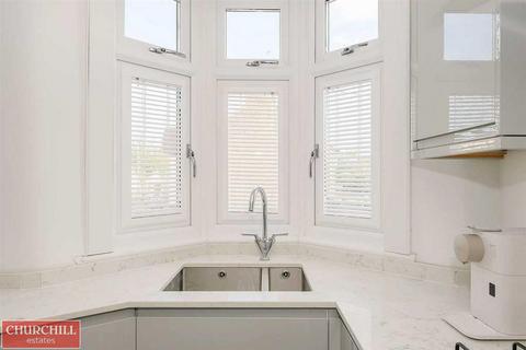 Flat 2, 2 Overton Road, London, E10 7NN