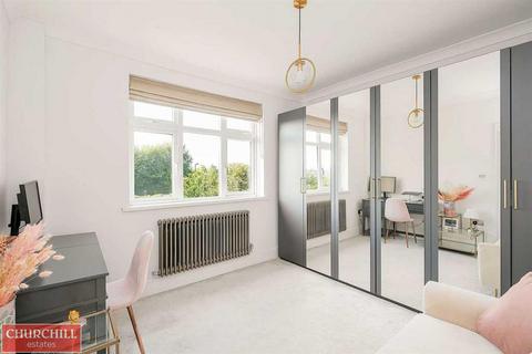 Flat 2, 2 Overton Road, London, E10 7NN