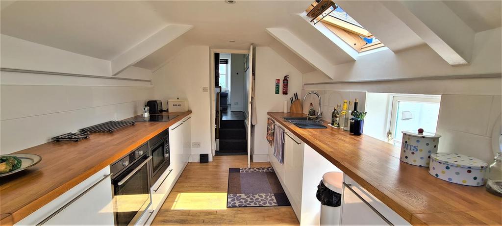 Kitchen (3).jpg