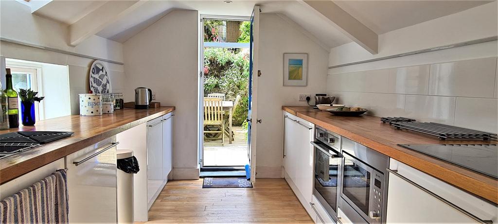 Kitchen (2).jpg