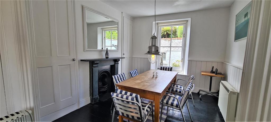 Dining room.jpg