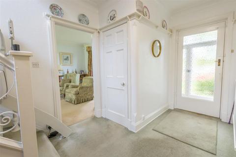 32 Wollaton Vale, Wollaton, Nottingham, NG8 2NR
