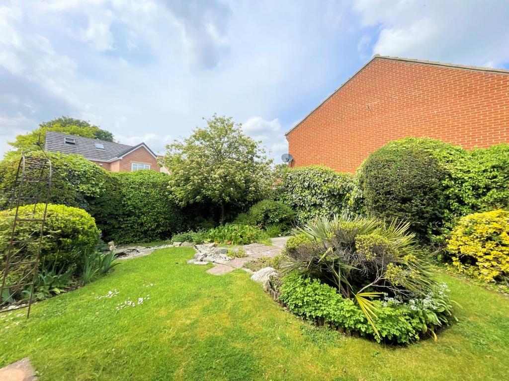 Cedarwood Glade, Stainton, Middlesbrough 2 bed semidetached bungalow