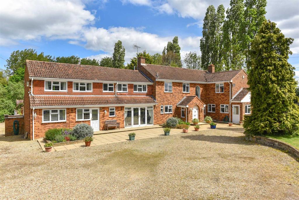 Weedon Road, Nether Heyford, Northampton 5 bed detached house - £1,350,000