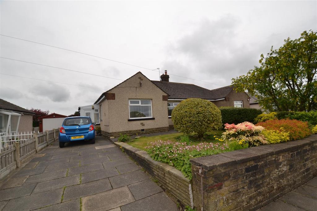 Back Lane, Clayton Heights, Bradford 2 bed semidetached bungalow for