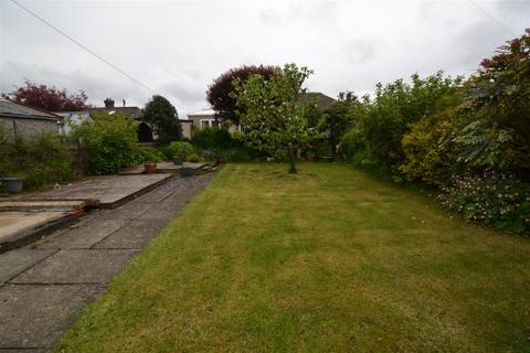 71 Back Lane, Queensbury, Bradford, BD13 1HB