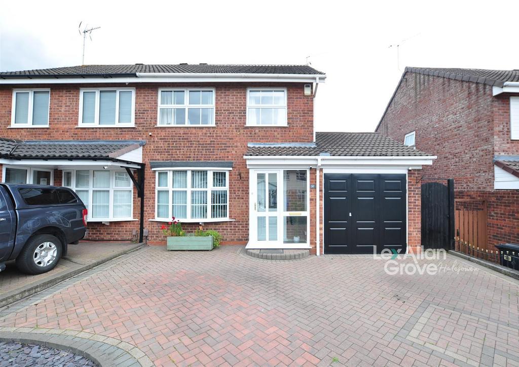 Hambleton Road, Halesowen 3 bed semidetached house £325,000
