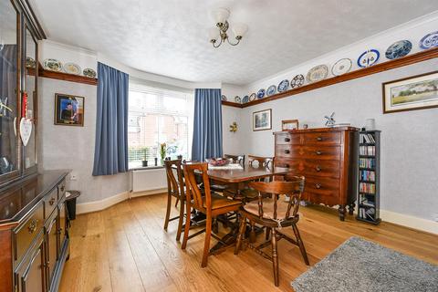 25 Anton Road, Andover, SP10 2EN
