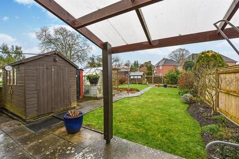 25 Anton Road, Andover, SP10 2EN