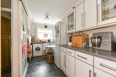 25 Anton Road, Andover, SP10 2EN
