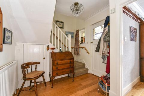 25 Anton Road, Andover, SP10 2EN