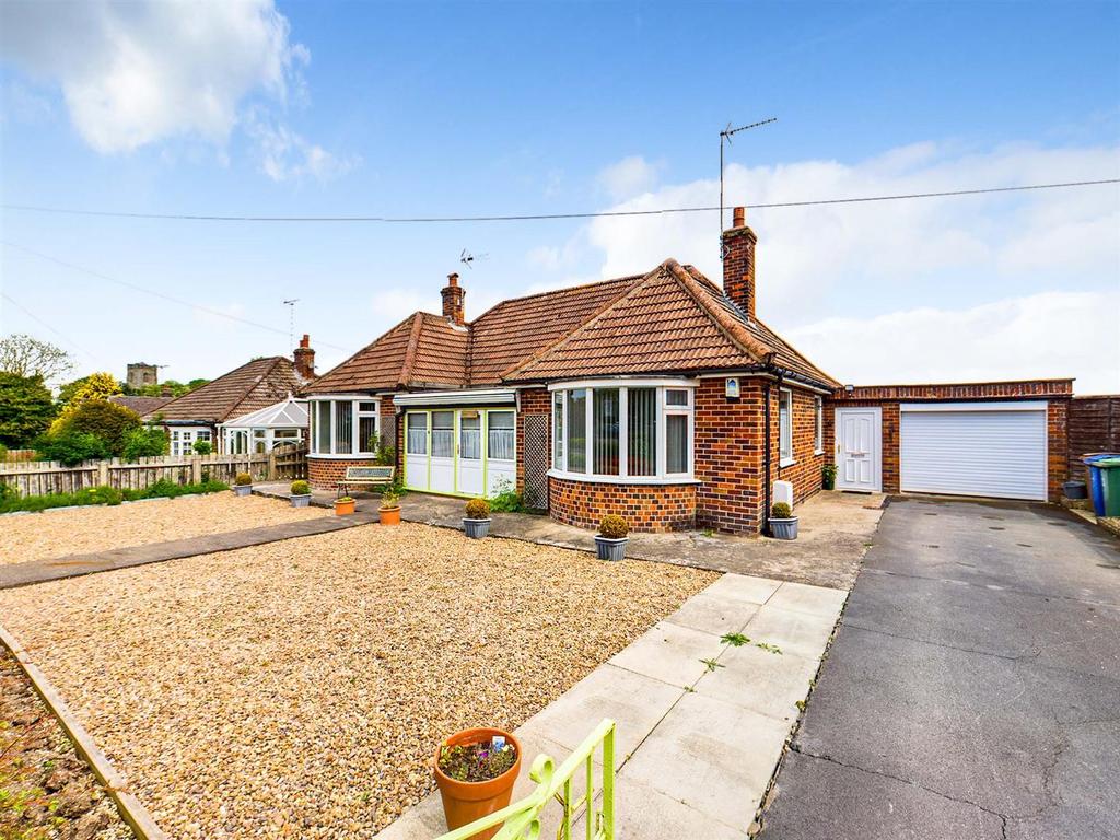 Driffield Road, Kilham, Driffield 2 bed detached bungalow for sale £295,000