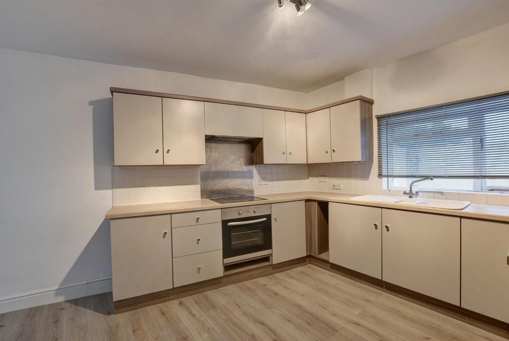 Kitchen2.jpg