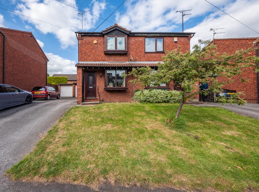 Valley Road, Carlton, Nottingham 2 bed semidetached house £775 pcm