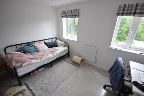 3 bedroom semi-detached house for sale - Neath Drive, Chippenham